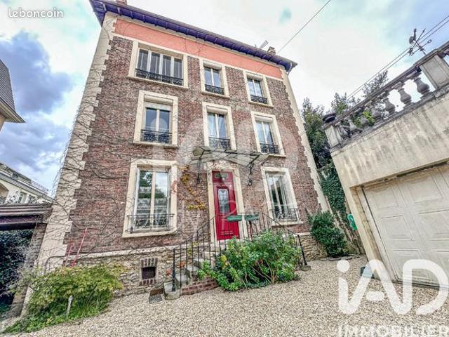 Maison 9 pièces 220 m²
