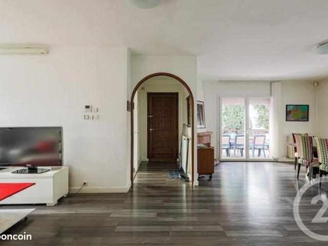Maison 9 pièces 220 m²