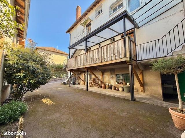 Maison 9 pièces 220 m²