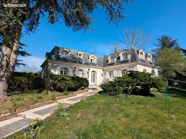 Maison 9 pièces 220 m²
