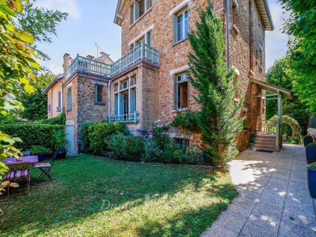 Maison 9 pièces 220 m²