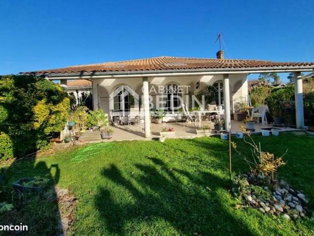 Maison 9 pièces 220 m²