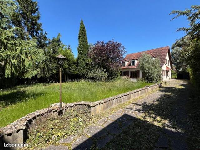 Maison 9 pièces 220 m²