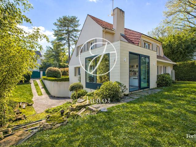 Maison 9 pièces 220 m²
