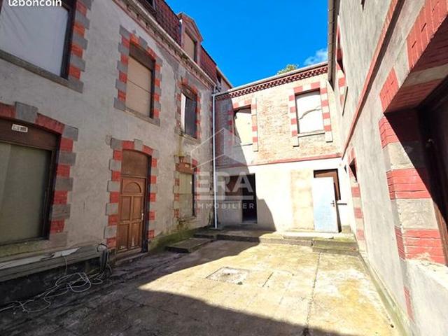 Maison 9 pièces 220 m²
