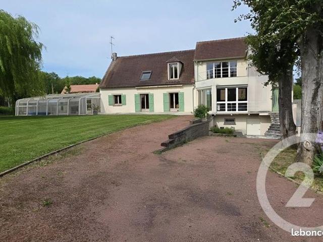 Maison 9 pièces 220 m²