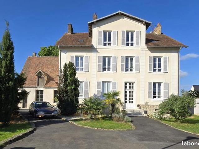 Maison 9 pièces 220 m²