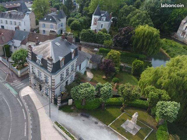 Maison 9 pièces 220 m²