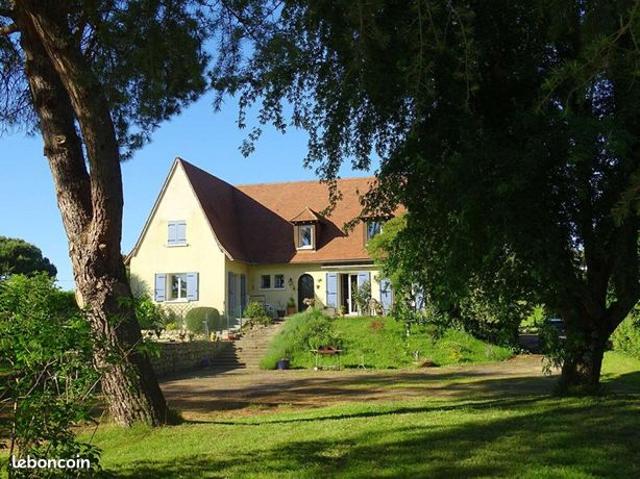 Maison 9 pièces 220 m²