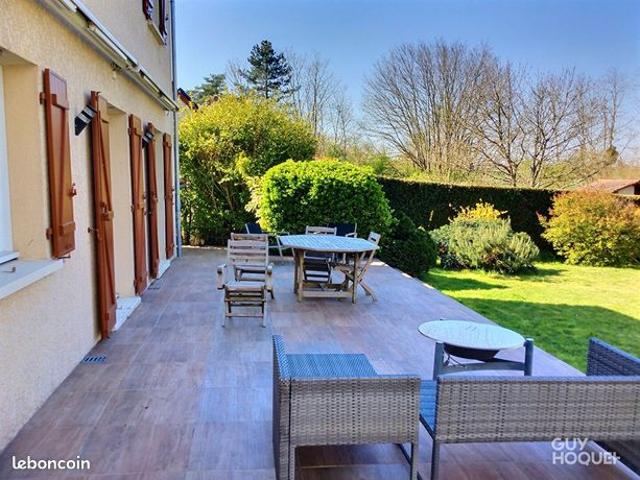 Maison 9 pièces 220 m²
