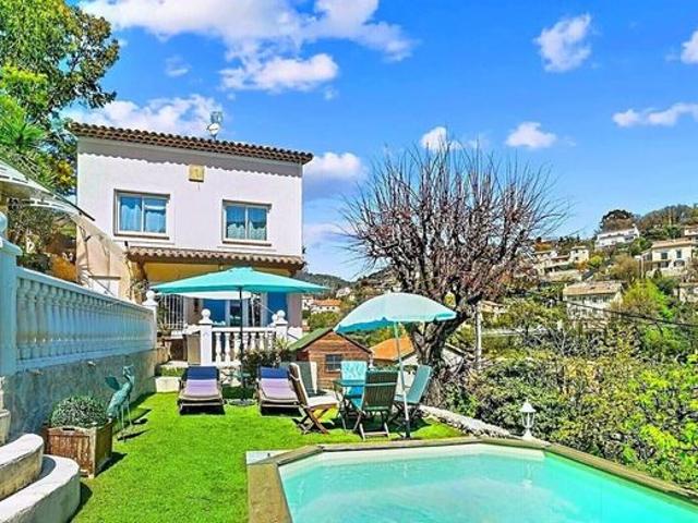Maison 9 pièces 220 m²