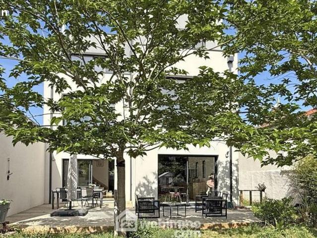 Maison 9 pièces 220 m²