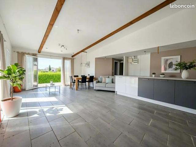 Maison 9 pièces 220 m²