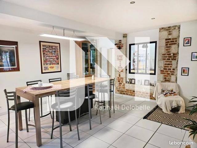 Maison 9 pièces 220 m²