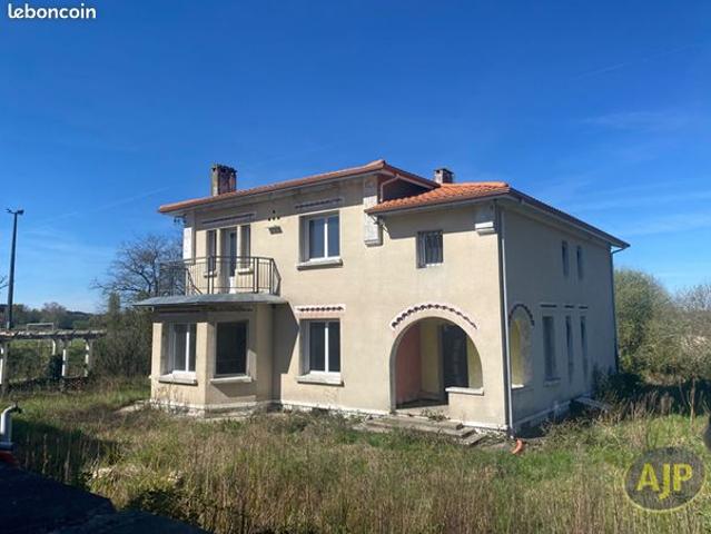 Maison 9 pièces 220 m²
