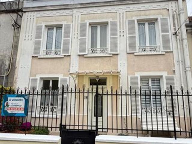Maison 9 pièces 220 m²