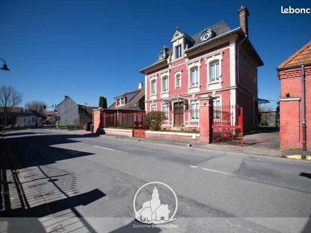 Maison 9 pièces 220 m²