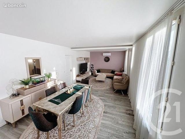 Maison 9 pièces 220 m²