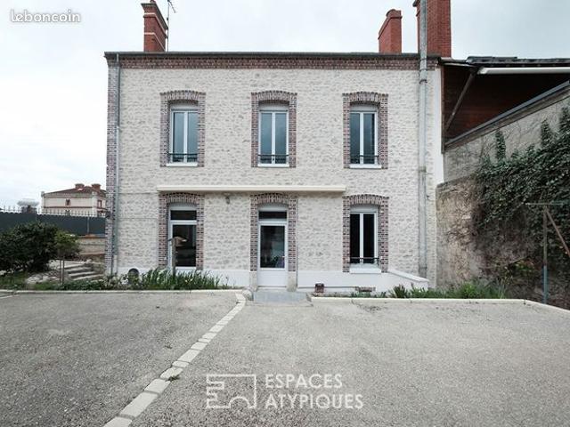 Maison 9 pièces 220 m²