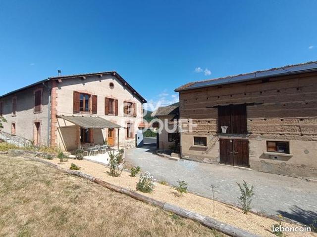 Maison 9 pièces 221 m²