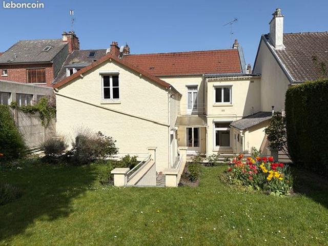 Maison 9 pièces 221 m²