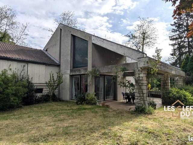Maison 9 pièces 221 m²