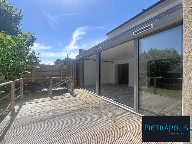 Maison 9 pièces 222 m²