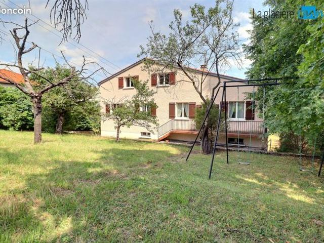 Maison 9 pièces 222 m²
