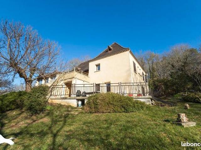 Maison 9 pièces 222 m²