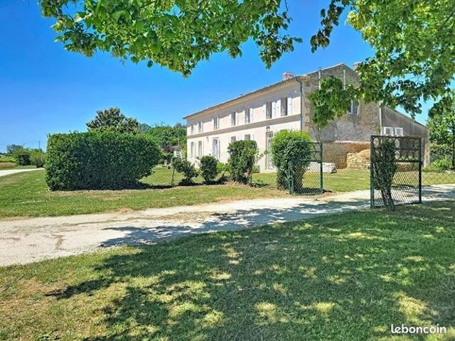 Maison 9 pièces 222 m²