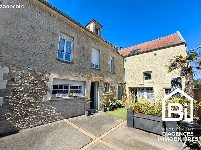 Maison 9 pièces 222 m²