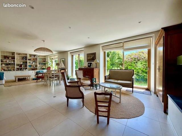 Maison 9 pièces 222 m²
