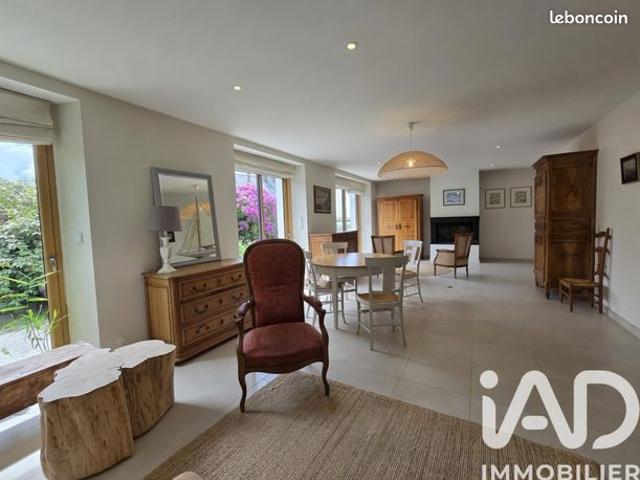 Maison 9 pièces 222 m²