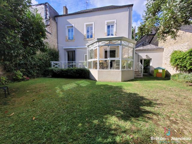 Maison 9 pièces 222 m²