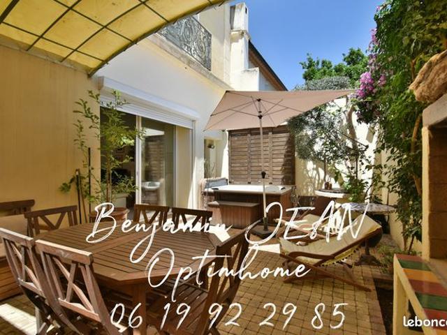 Maison 9 pièces 222 m²