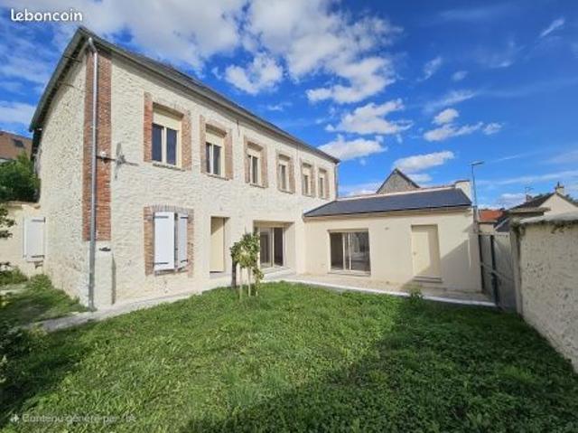 Maison 9 pièces 222 m²