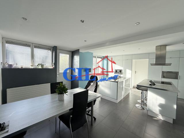 Maison 9 pièces 222 m²