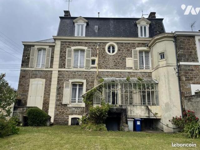 Maison 9 pièces 222 m²