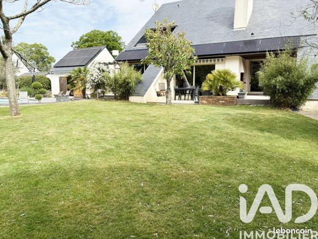Maison 9 pièces 222 m²