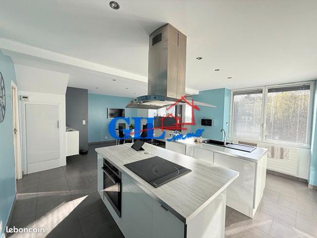 Maison 9 pièces 222 m²