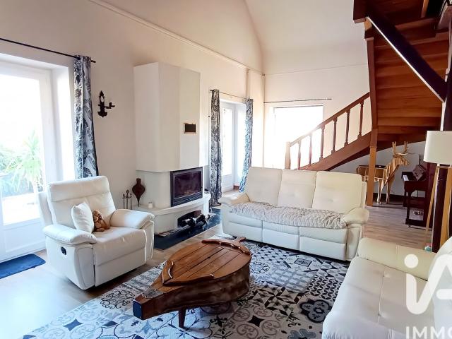 Maison 9 pièces 222 m²