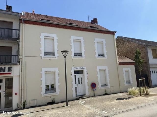Maison 9 pièces 223 m²