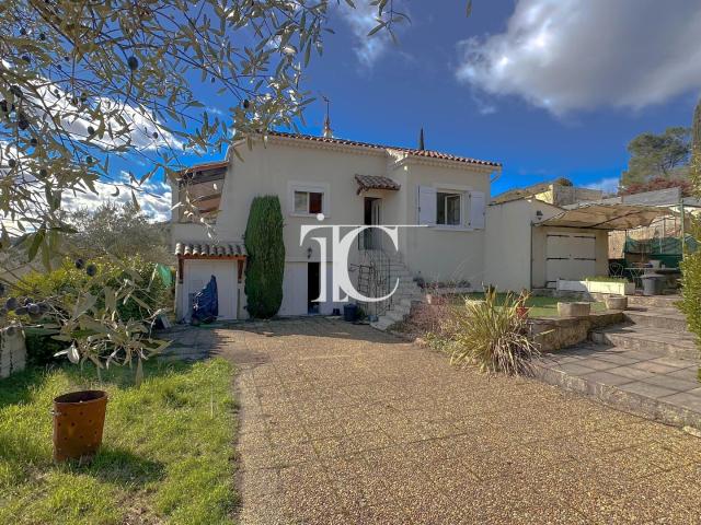 Maison 9 pièces 223 m²