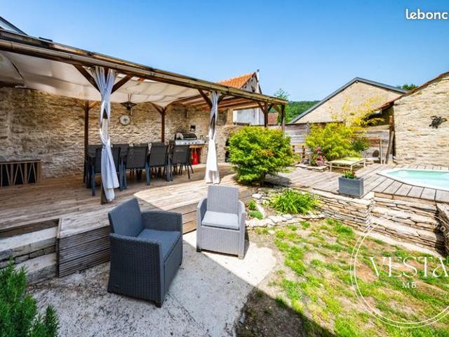 Maison 9 pièces 223 m²