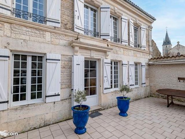 Maison 9 pièces 223 m²