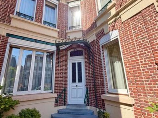 Maison 9 pièces 223 m²