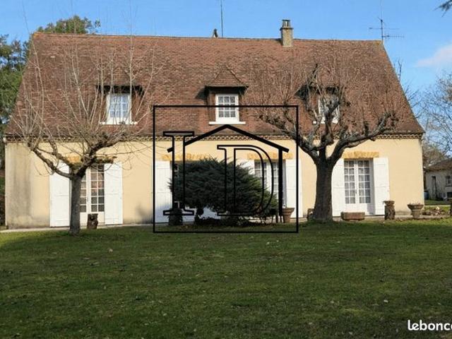 Maison 9 pièces 223 m²