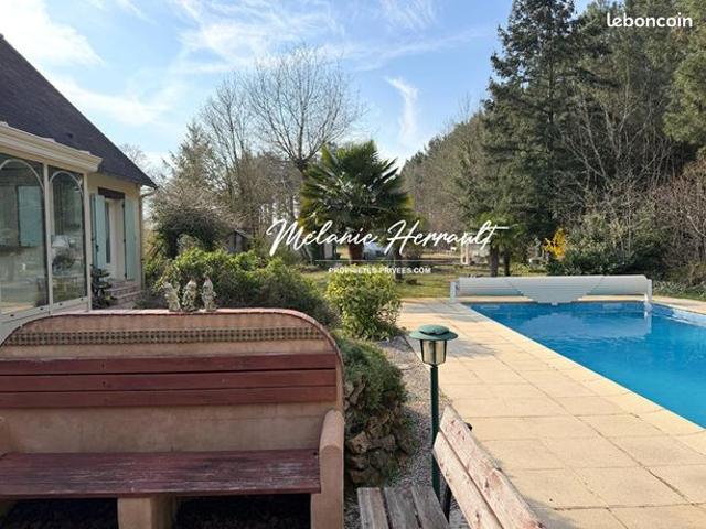 Maison 9 pièces 223 m²