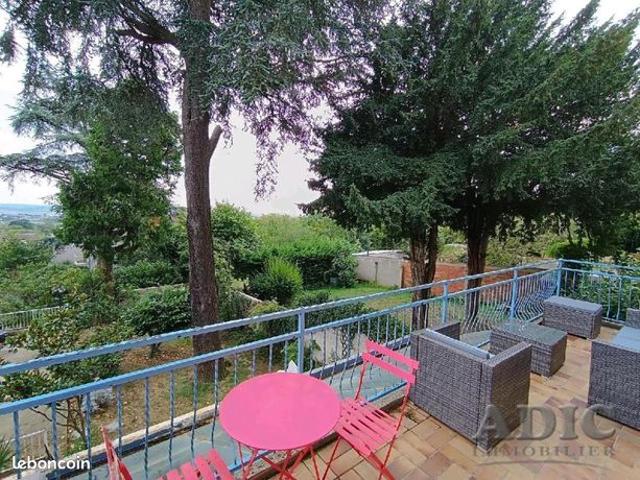 Maison 9 pièces 223 m²