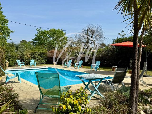 Maison 9 pièces 223 m²